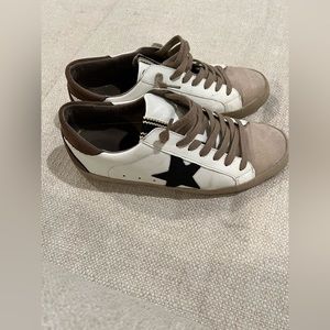 ShuShop Pamela Sneakers size 9 women’s